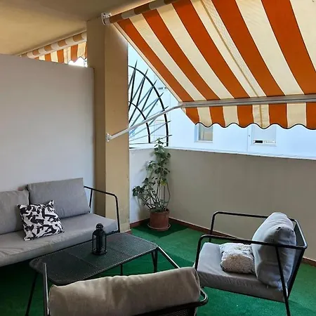 La Marina, Piso Apartment *